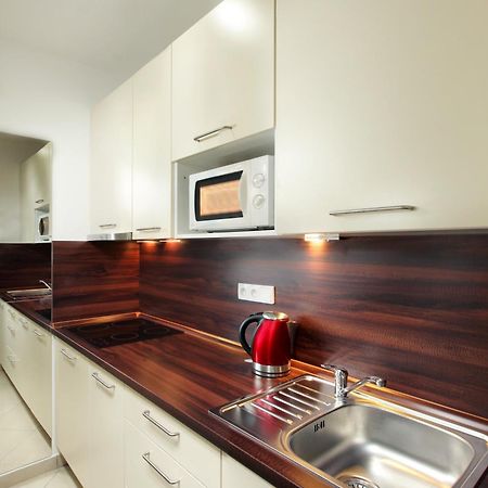 Apartments Kopecna With Parking Brno Exterior photo