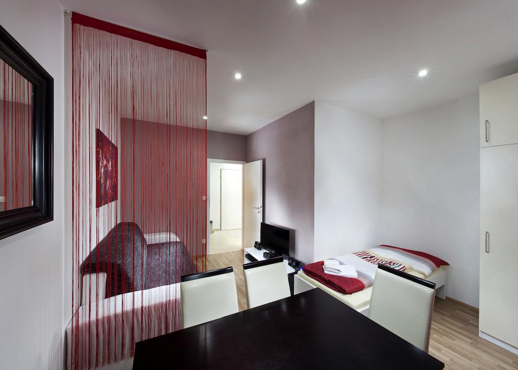 Apartments Kopecna With Parking Brno Room photo