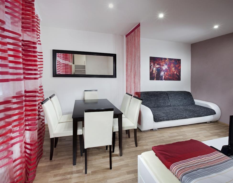 Apartments Kopecna With Parking Brno Room photo