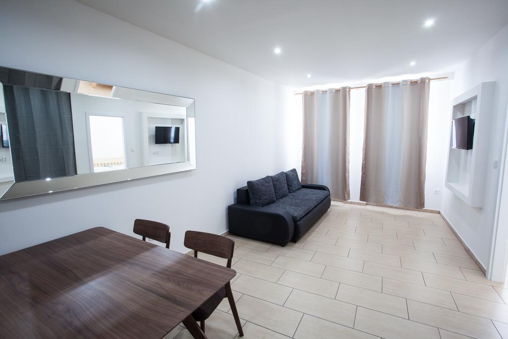 Apartments Kopecna With Parking Brno Exterior photo