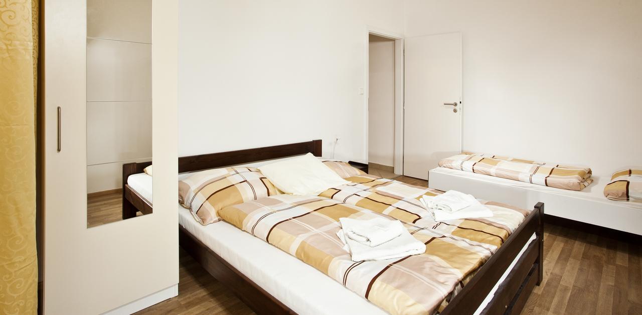Apartments Kopecna With Parking Brno Exterior photo