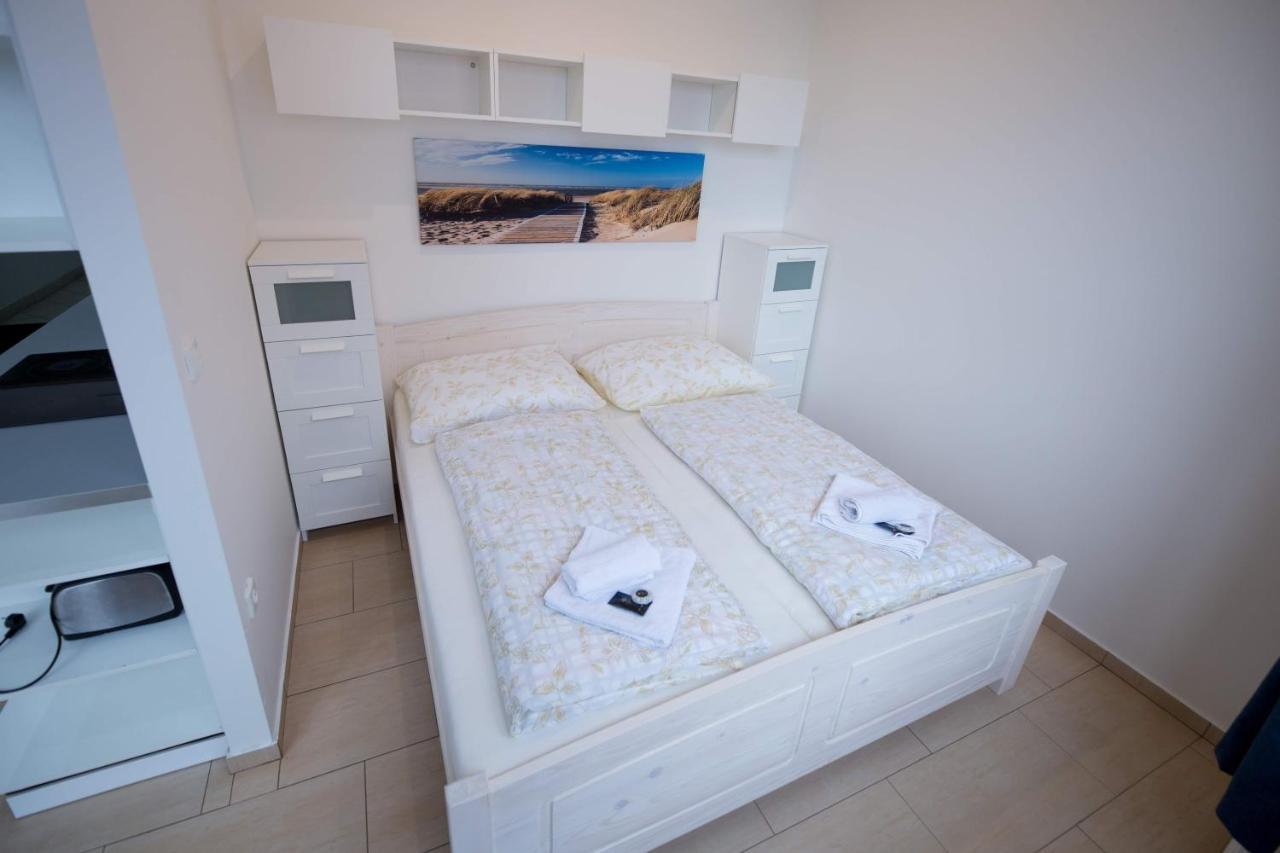 Apartments Kopecna With Parking Brno Exterior photo