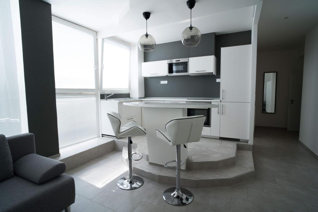 Apartments Kopecna With Parking Brno Exterior photo