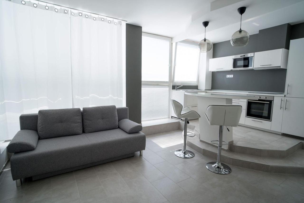 Apartments Kopecna With Parking Brno Exterior photo